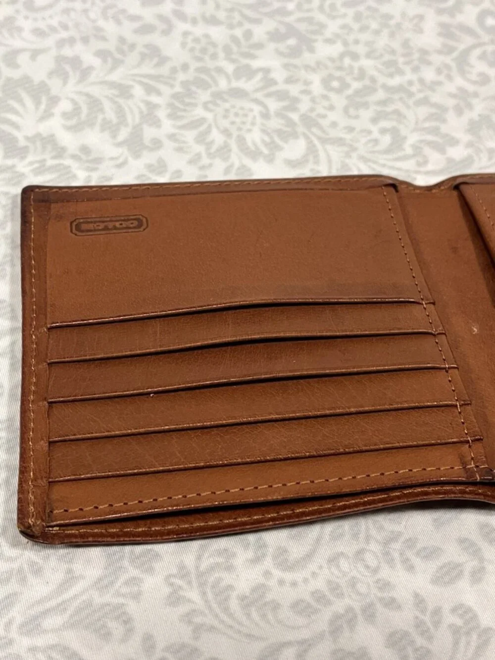 Vtg Coach Water Leather Bifold Wallet  Light Tan 10 Card Slots 4”x4.5”